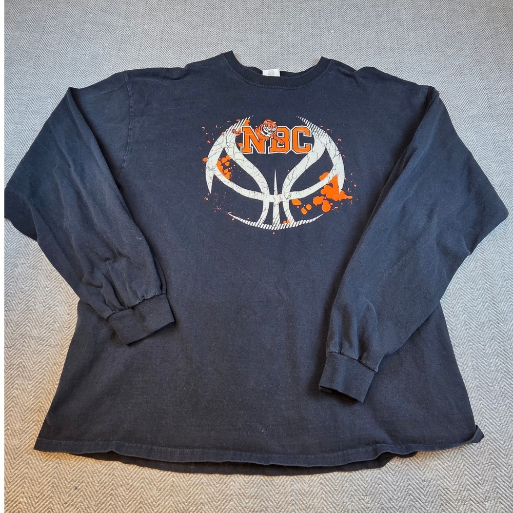 Gildan Ultra Cotton NBC Basketball Tiger Graphic Long Sleeve T-Shirt Black XL